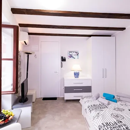 Downtown Chic And Cozy Piran